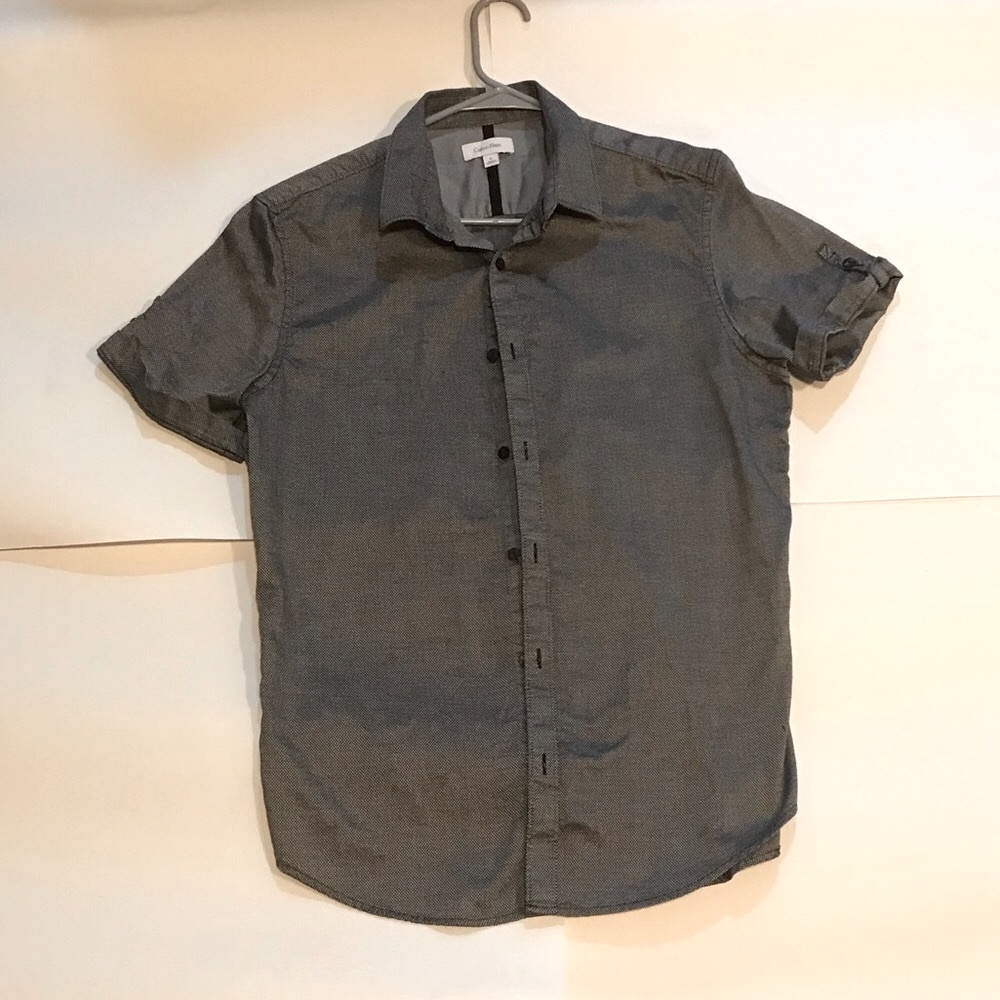 Calvin Klein shortsleeve button down M